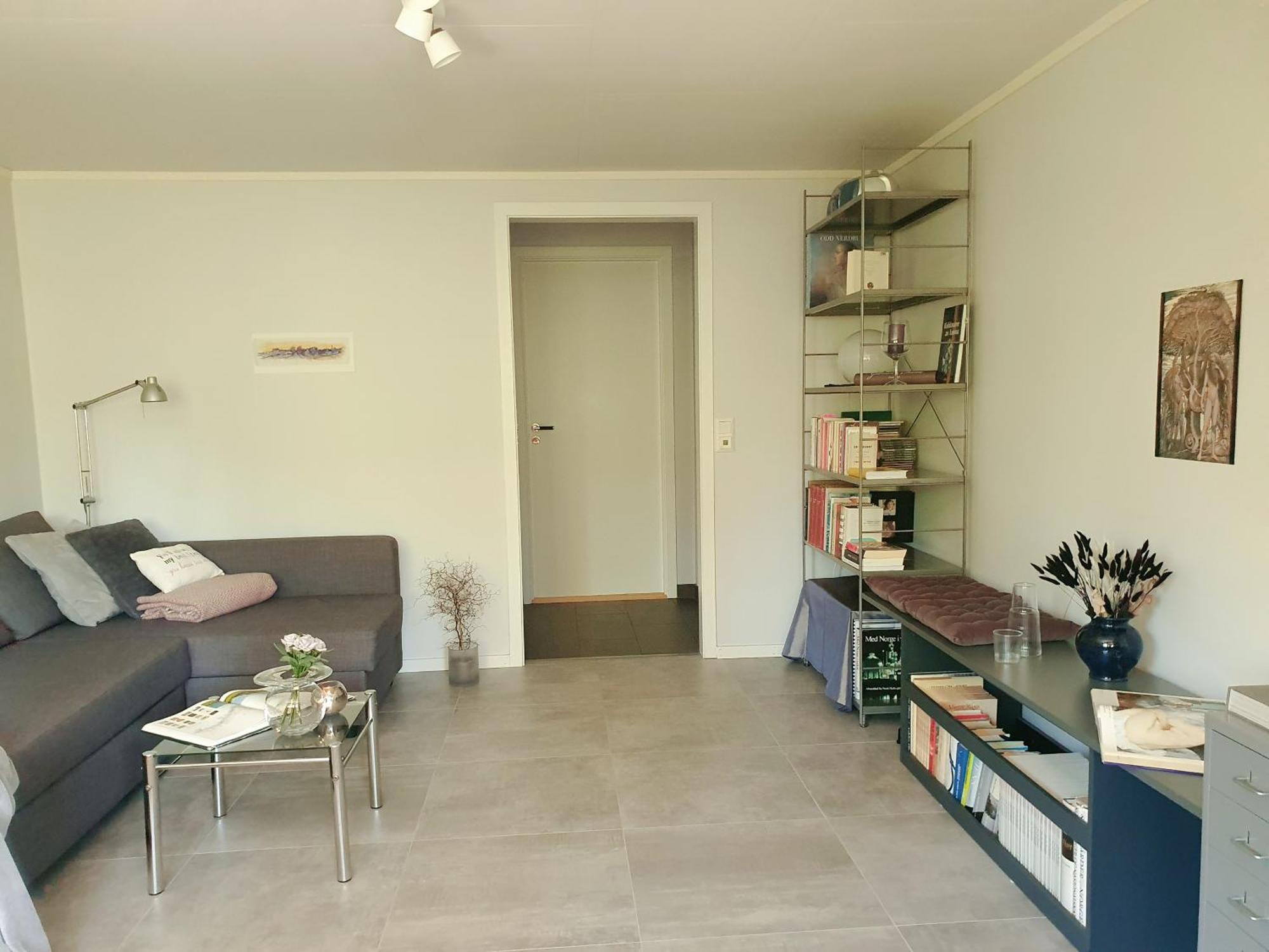 Tranquil In Picturesque Neighborhood Apartment *