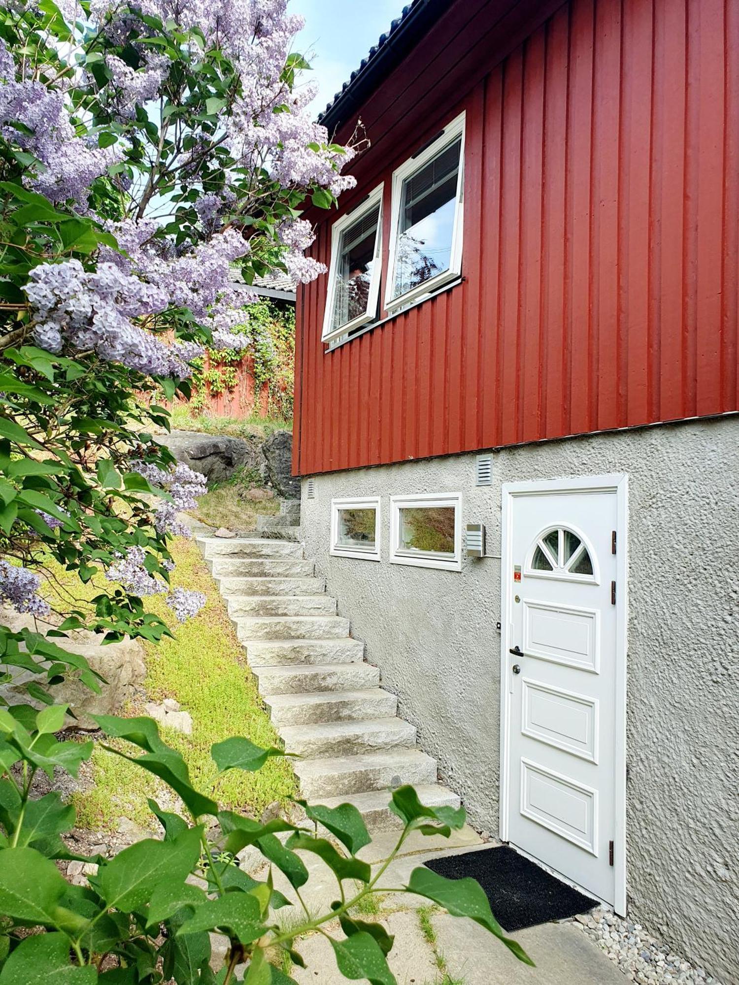 Tranquil In Picturesque Neighborhood Apartment